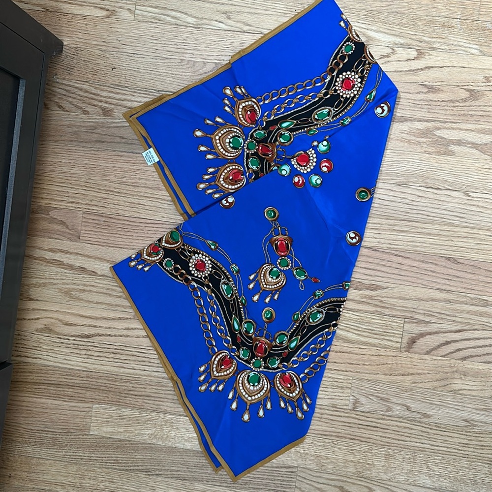 Vibrant NWOT Blue Jewel Design Square Silk Scarf